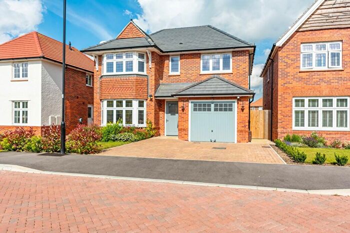 3 Bedroom Detached House For Sale In Horseshoe Way, Yapton, BN18