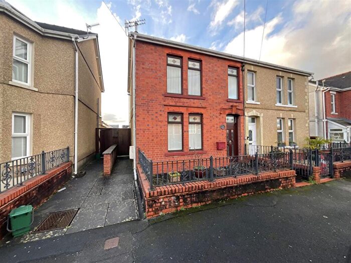3 Bedroom Semi Detached House For Sale In Villiers Road, Ammanford, SA18