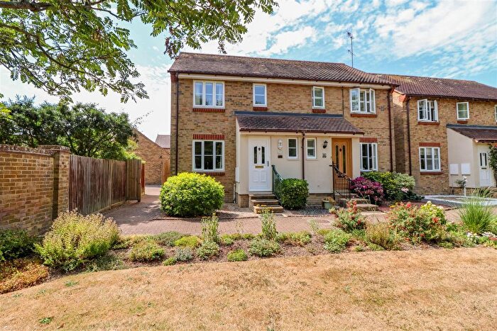 2 Bedroom Semi-Detached House For Sale In Tanbridge Park, Horsham, RH12