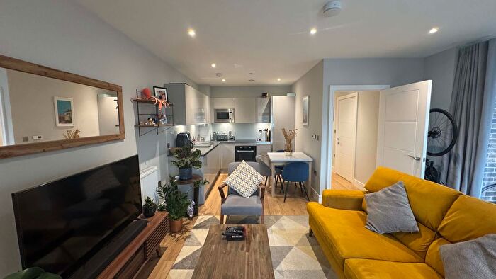 1 Bedroom Flat For Sale In Greyhound Parade, London, SW17