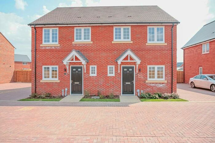 2 Bedroom Semi-Detached House To Rent In Triggs Mead, Benson, OX10