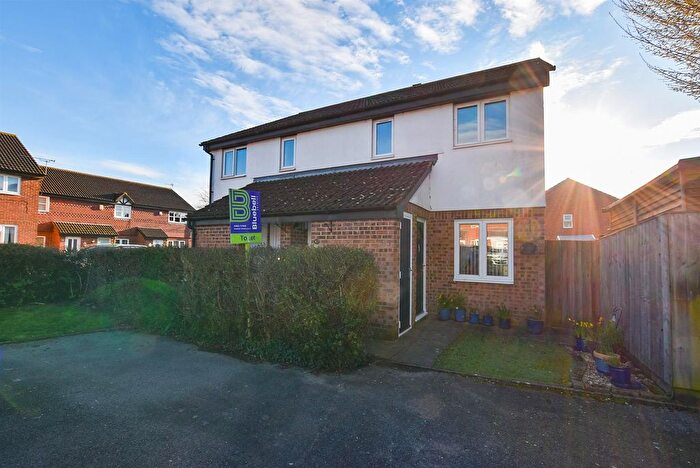 1 Bedroom Flat To Rent In Hawkes Road, Eccles, ME20