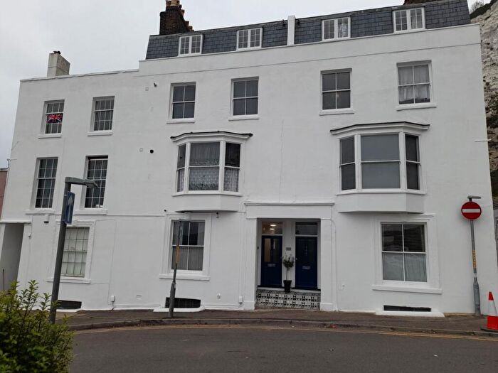 1 Bedroom Flat To Rent In East Cliff, Dover, Kent, CT16