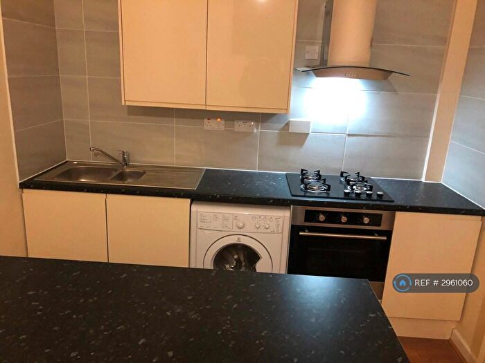 1 Bedroom Flat To Rent In Longsight, Manchester, M13