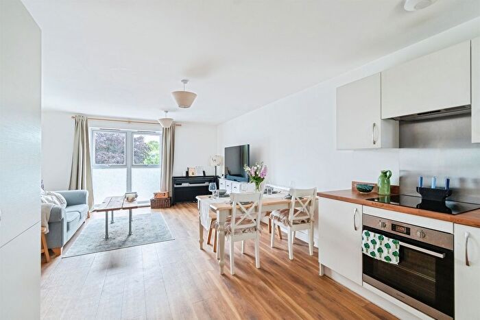 2 Bedroom Flat For Sale In Battle Walk, Lansdown, Bath, BA1