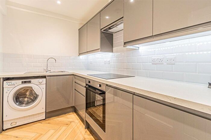 1 Bedroom Apartment To Rent In Market Street, Swindon, Wiltshire, SN1