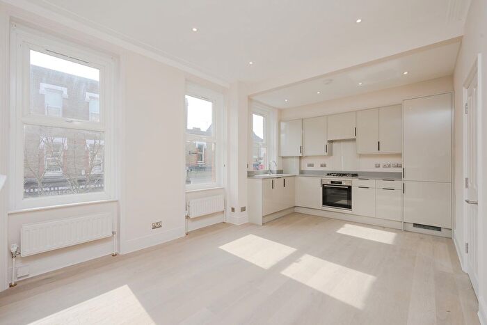 2 Bedroom Flat For Sale In Leopold Road, Wimbledon, SW19