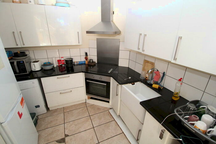 6 Bedroom Terraced House To Rent In Broadway, CF37