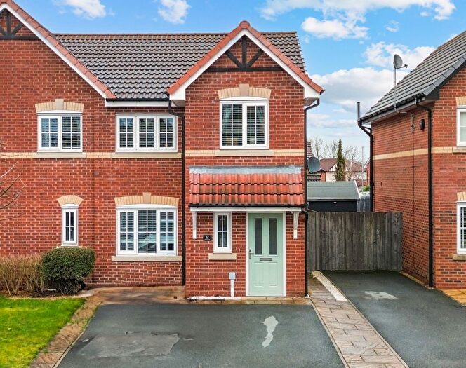 3 Bedroom Semi-Detached House For Sale In Tatton Way, Eccleston, WA10
