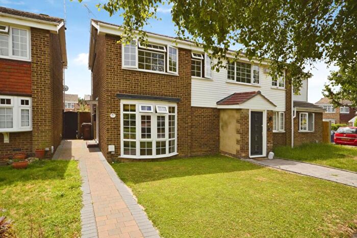 3 Bedroom Semi-Detached House For Sale In Herdsdown, Hoo, Rochester, Kent, ME3