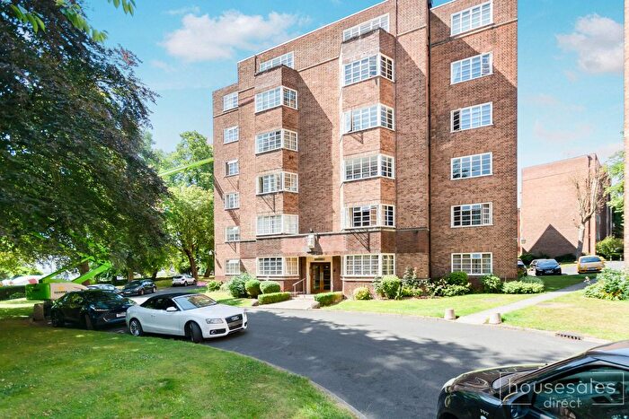 2 Bedroom Flat For Sale In Viceroy Close, Birmingham, B5