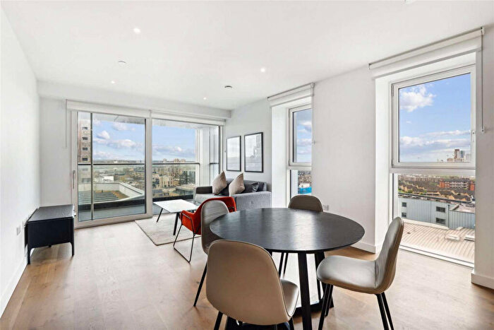 2 Bedroom Apartment To Rent In Hurlock Heights, Elephant & Castle, SE17