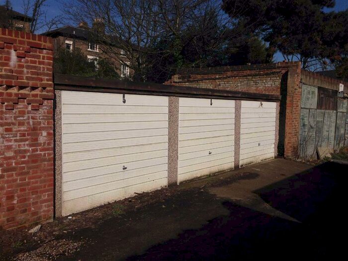 Garage / Parking To Rent In Wickham Road, Brockley, SE4