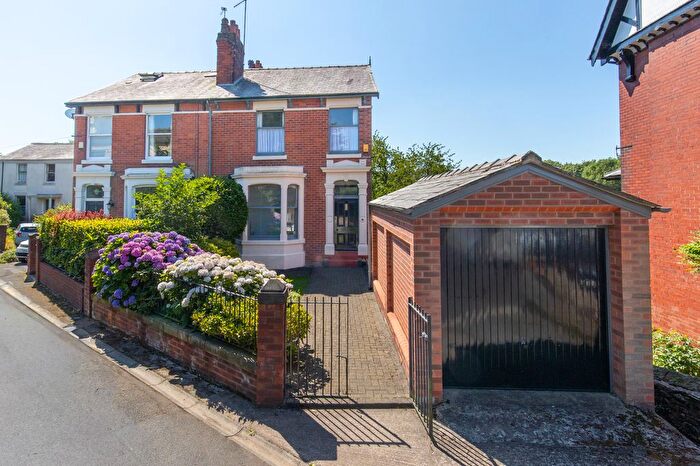 4 Bedroom Semi-Detached House For Sale In Lower Bank Road, Fulwood, PR2
