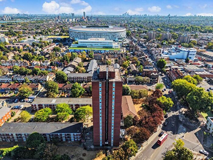 1 Bedroom Apartment For Sale In High Road, London, N17
