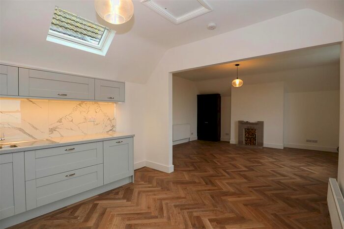 2 Bedroom Flat To Rent In Albany Road, C, St Leonards On Sea, TN38