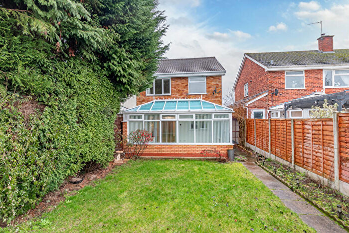 3 Bedroom Semi-Detached House For Sale In Willow Road, Bromsgrove, Worcestershire, B61