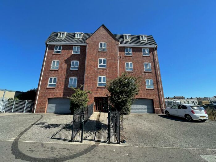 2 Bedroom Flat To Rent In Steam Mill Lane, Great Yarmouth, NR31