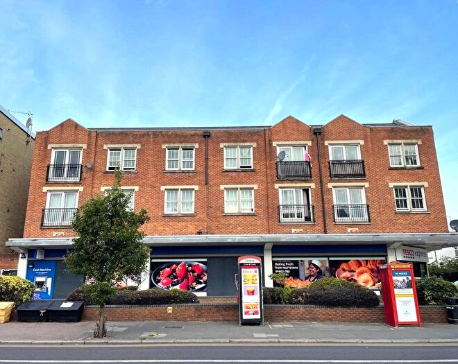 2 Bedroom Flat To Rent In High Road, Wood Green, London, N22