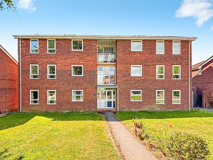 2 Bedroom Flat For Sale In St Swithins Road, Bridport, DT6