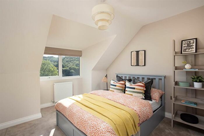 5 Bedroom House To Rent In Ridge Court, Leeds, West Yorkshire, LS13