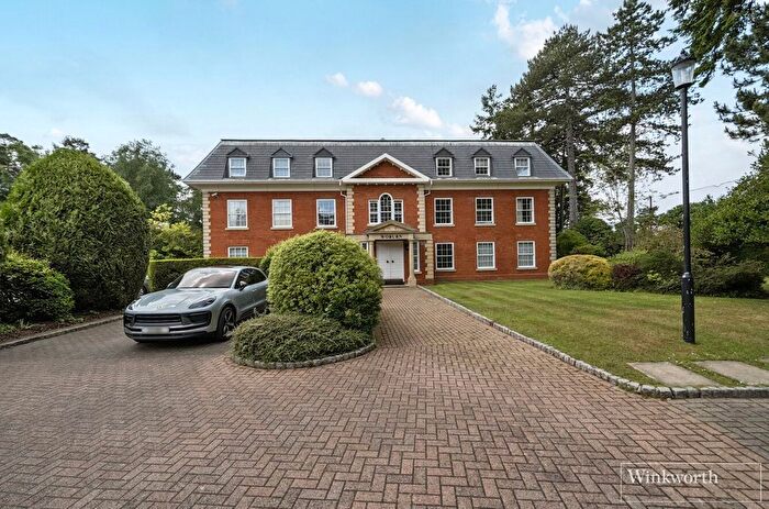3 Bedroom Flat For Sale In Cross Road, Sunningdale, Berkshire, SL5