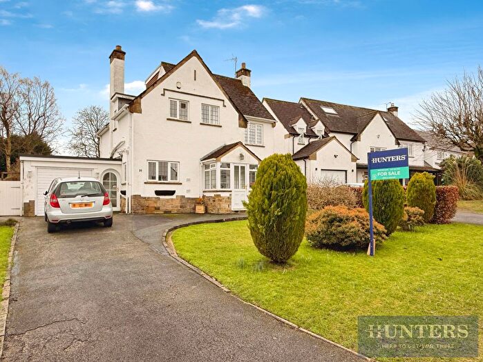 4 Bedroom Detached House For Sale In Southway, Guiseley, Leeds, LS20