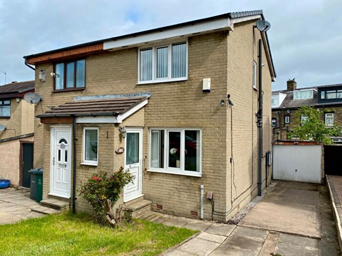 2 Bedroom Semi Detached House For Sale In Airedale Road, Bradford, BD3