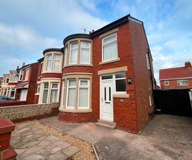 3 Bedroom Semi-Detached House To Rent In Belvere Avenue, Blackpool, FY4