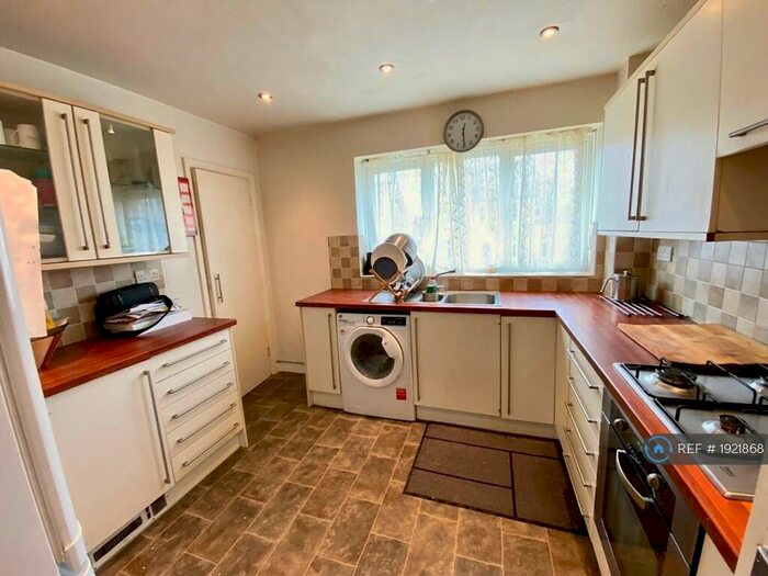 2 Bedroom Maisonette To Rent In Hayne Road, London, BR3