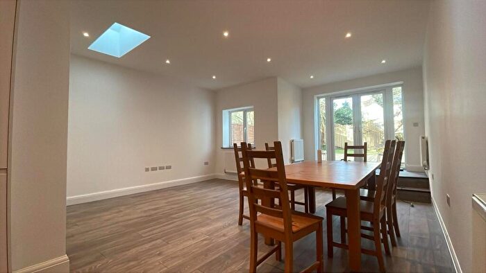 4 Bedroom Semi Detached House To Rent In Station Road, Orpington, BR6