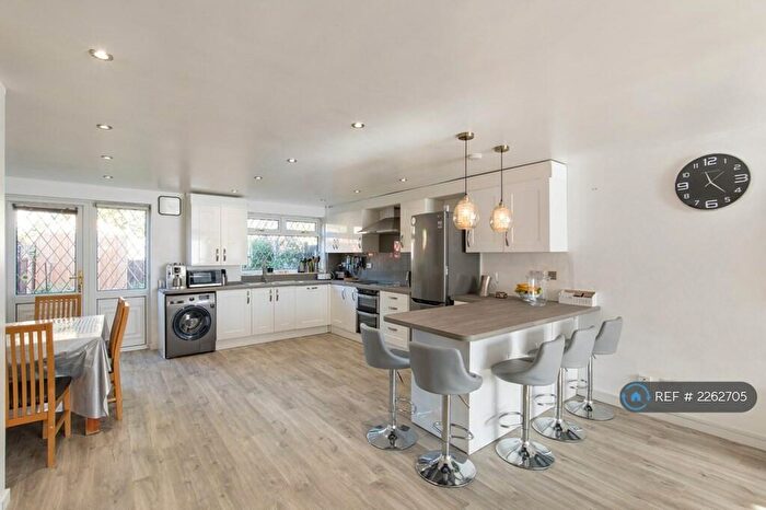 3 Bedroom Terraced House To Rent In Dillwyn Close, London, SE26