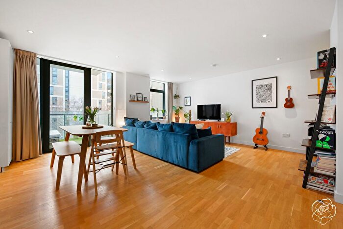 3 Bedroom Flat For Sale In Titian Heights, Scarlet Close, Stratford, E20