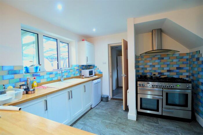 3 Bedroom End Of Terrace House For Sale In Almond Road, Burnham, Slough, SL1