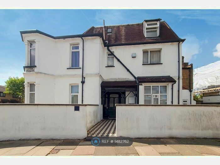 2 Bedroom Flat To Rent In Church Lane, London, SW17