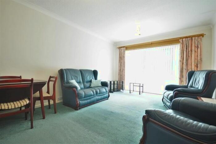 2 Bedroom Flat To Rent In Mansfield Road, Balerno, EH14