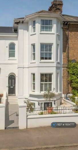 4 Bedroom Terraced House To Rent In Alma Road, Windsor, SL4