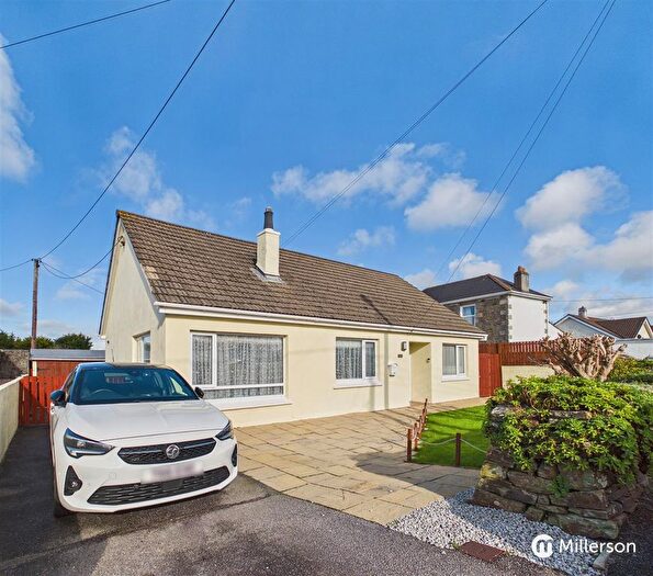 4 Bedroom Detached Bungalow For Sale In Lower Broad Lane, Redruth, TR15