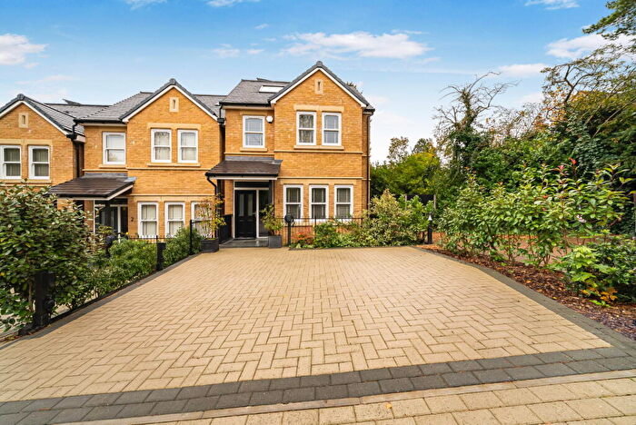 4 Bedroom Town House For Sale In Fir Hollow Gardens, Kenley, CR8