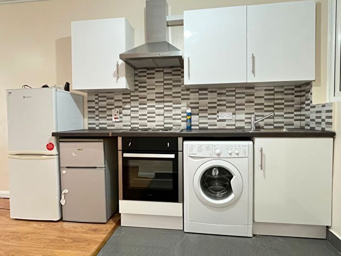 1 Bedroom Flat To Rent In Lordship Lane, Wood Green, N22