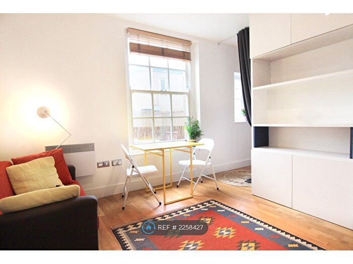 1 Bedroom Flat To Rent In Clapham High Street, London, SW4