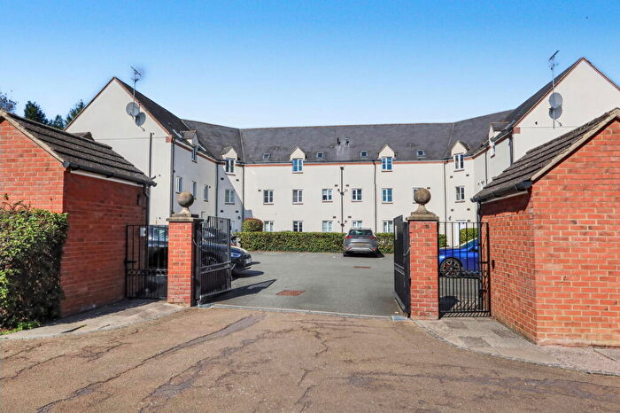 2 Bedroom Flat For Sale In Sir Henry Jake Close, Banbury, OX16