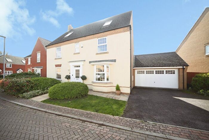 6 Bedroom Detached House For Sale In Leighton Drive, Creech St. Michael, Taunton, TA3