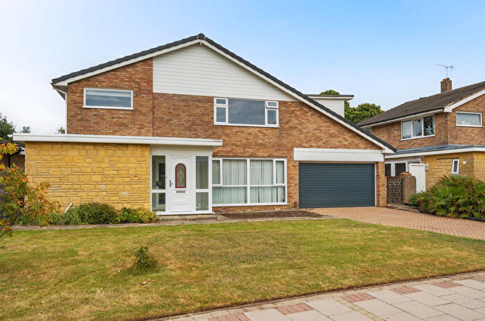 4 Bedroom Detached House For Sale In The Spinneys, Bickley, Kent, BR1