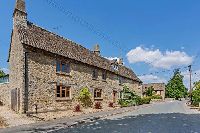 4 Bedroom Semi-Detached House For Sale In Marston Meysey, Wiltshire, SN6