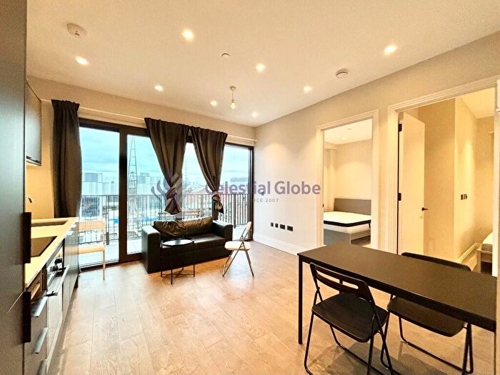 2 Bedroom Flat To Rent In Selsdon Way, London, E14