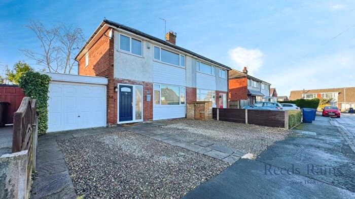 3 Bedroom Semi Detached House For Sale In Hillpark Avenue, Hoghton, Preston, Lancashire, PR5