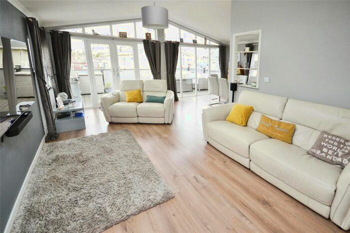 2 Bedroom Park Home For Sale In Peninsula Crescent, Hoo, Rochester, Kent, ME3