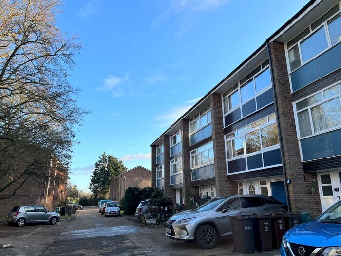 1 Bedroom Apartment To Rent In Abbots Park, St Albans, AL1