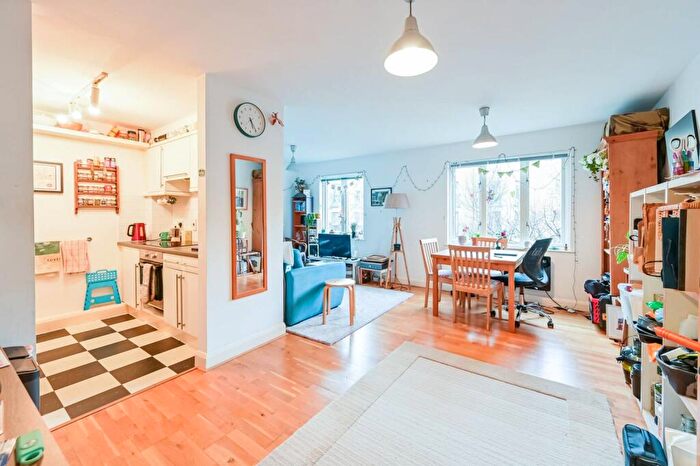 1 Bedroom Flat To Rent In Durward Street, Whitechapel, London, E1